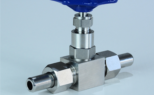 外螺紋截止閥J21W/J23W-160P實(shí)物圖